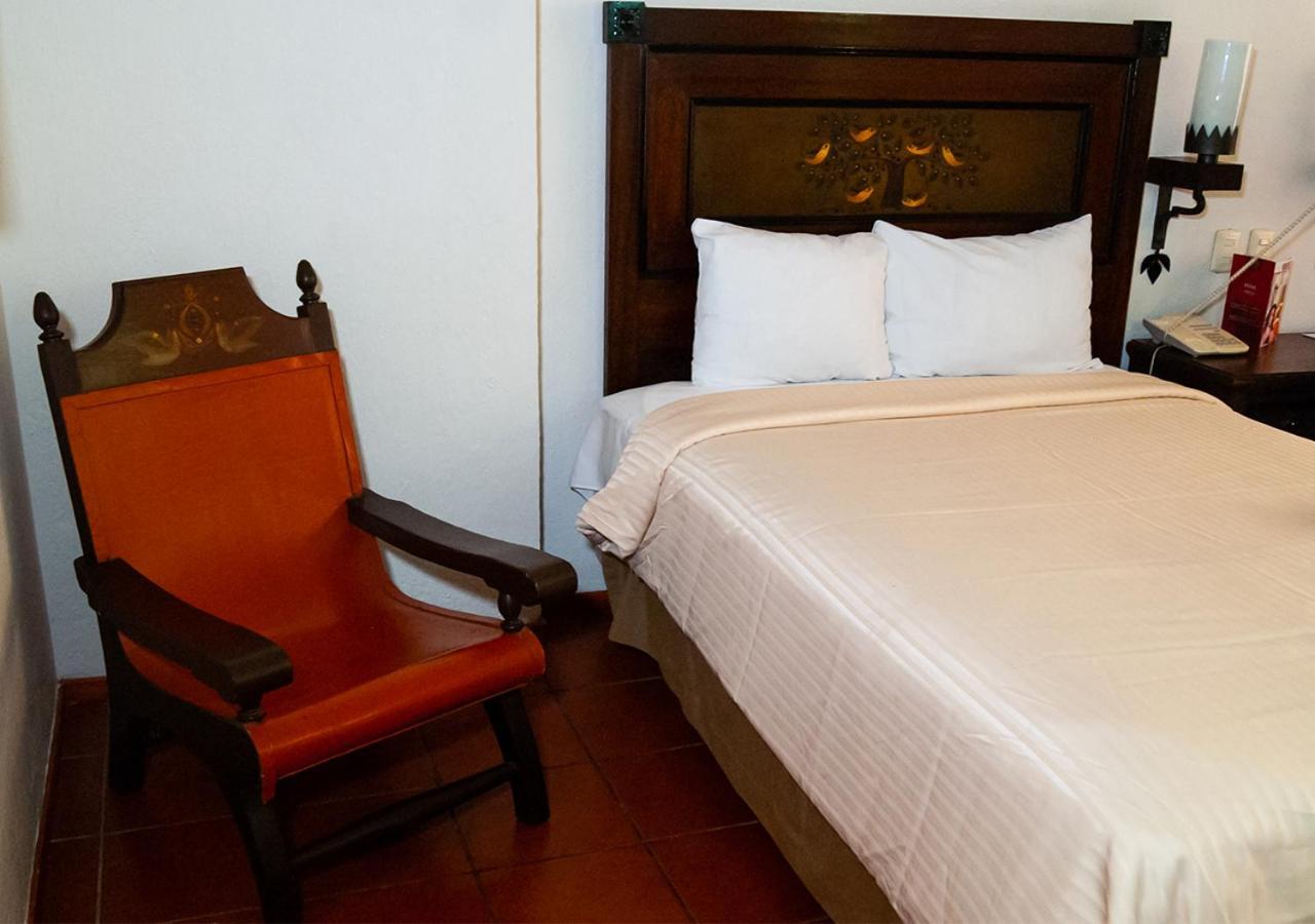 Hotel Fenix Guadalajara Zimmer foto